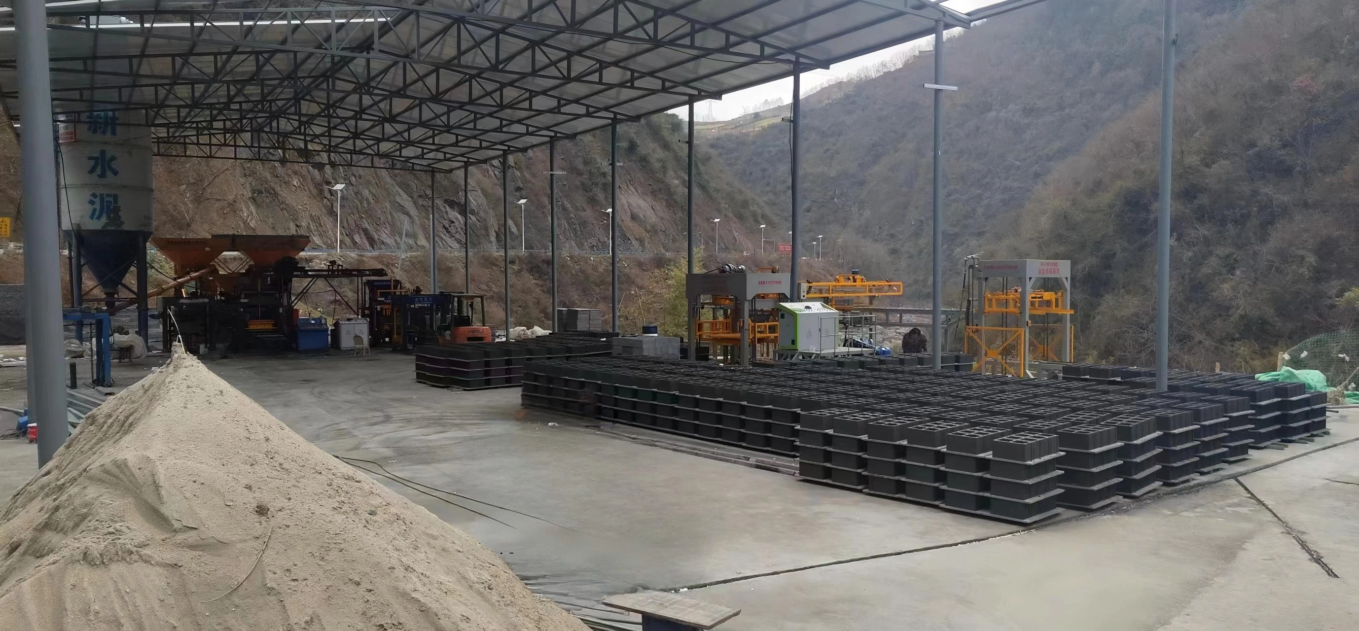 QT4‑15 Block Machine Case | Paving Bricks & Hollow Blocks Production