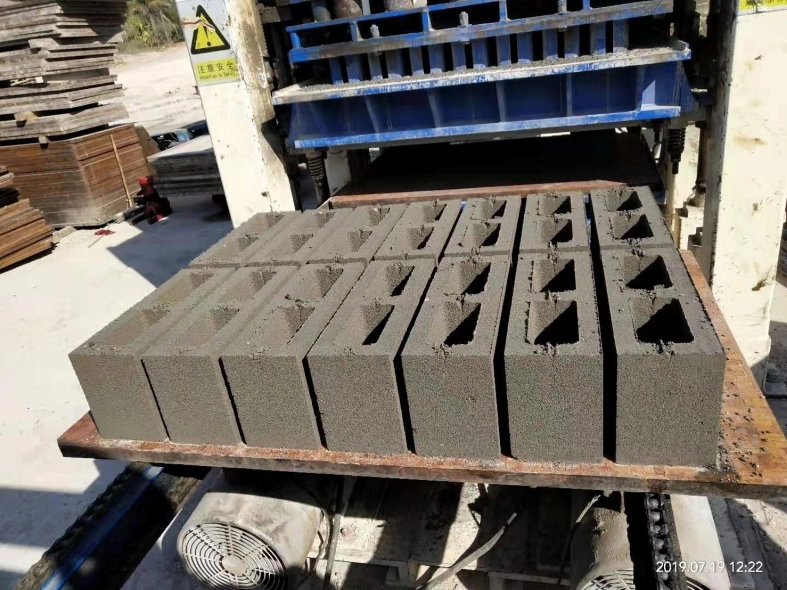 QT4‑15 Automatic Concrete Brick Making Machine | Southeast Asia Brick Plant Project Case