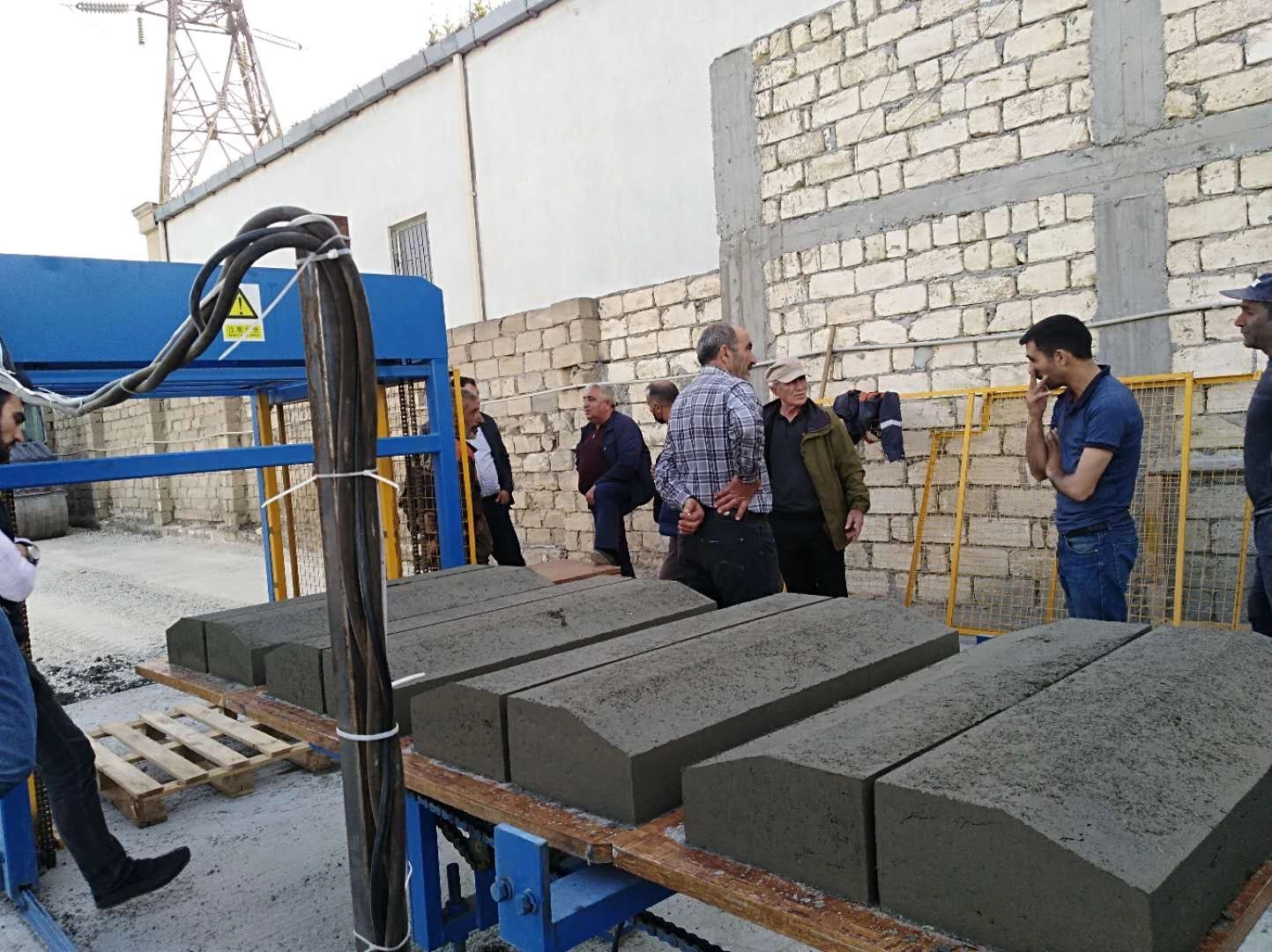 QT10‑15 Fully‑Automatic Block Machine Curbstone Overseas Case | Hongfa Machinery