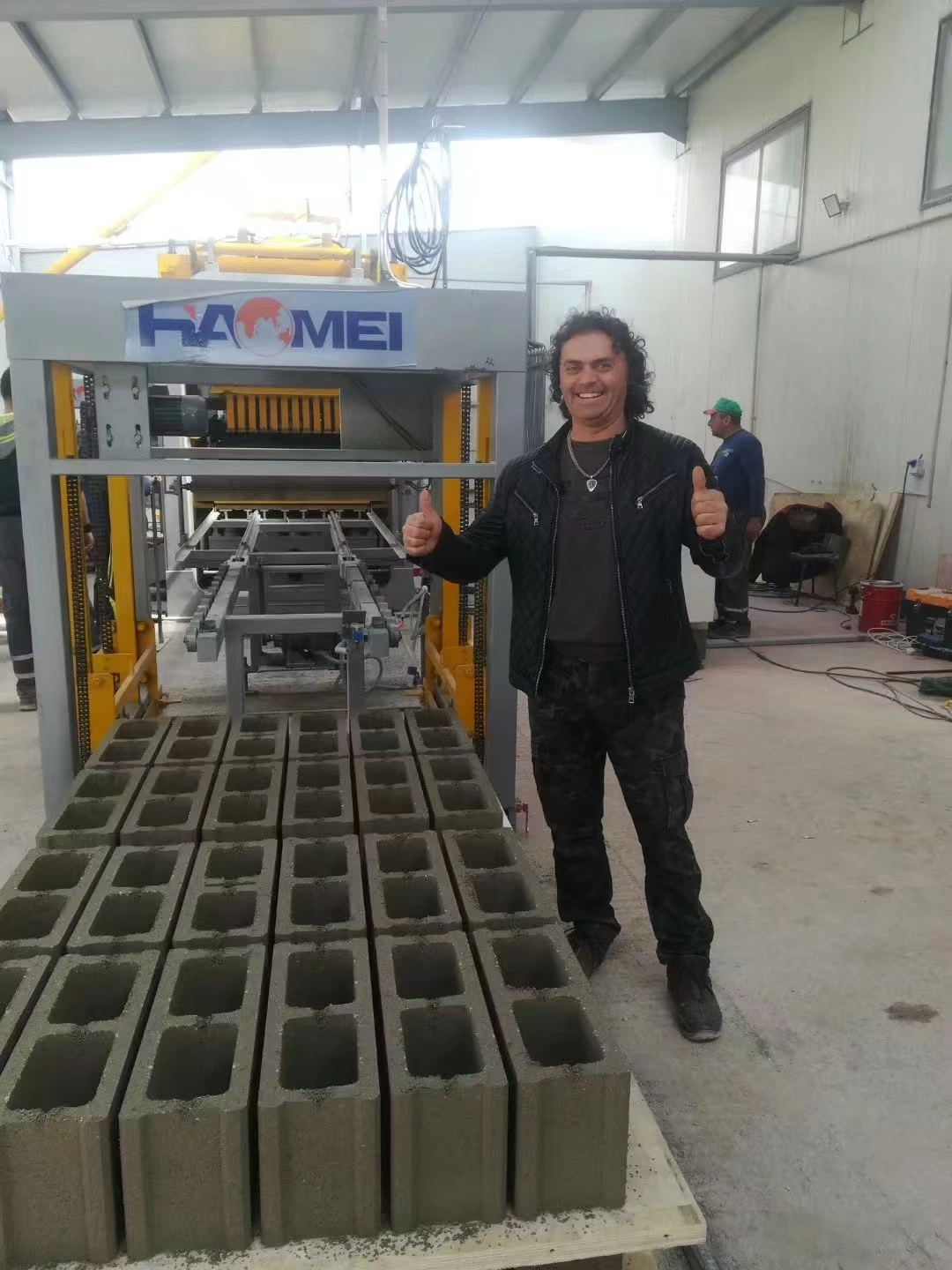 QT12-15 Automatic Hydraulic Block Making Machine in Central Asia Case