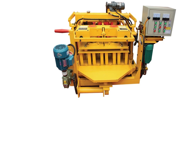 QMJ4‑30 Mobile Pallet‑Free Block Forming Machine | Small Movable Concrete Solid Brick Making Host