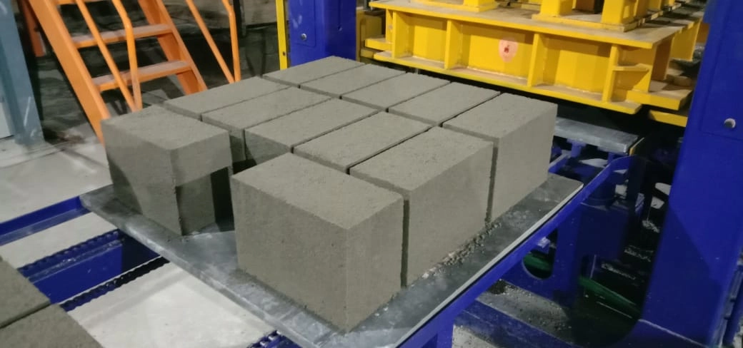 QT12-15 Full-automatic Hydraulic Block Making Machine Overseas Factory Production Case QT12-15 Full-automatic Hydraulic Block Making Machine Overseas Factory Production Case