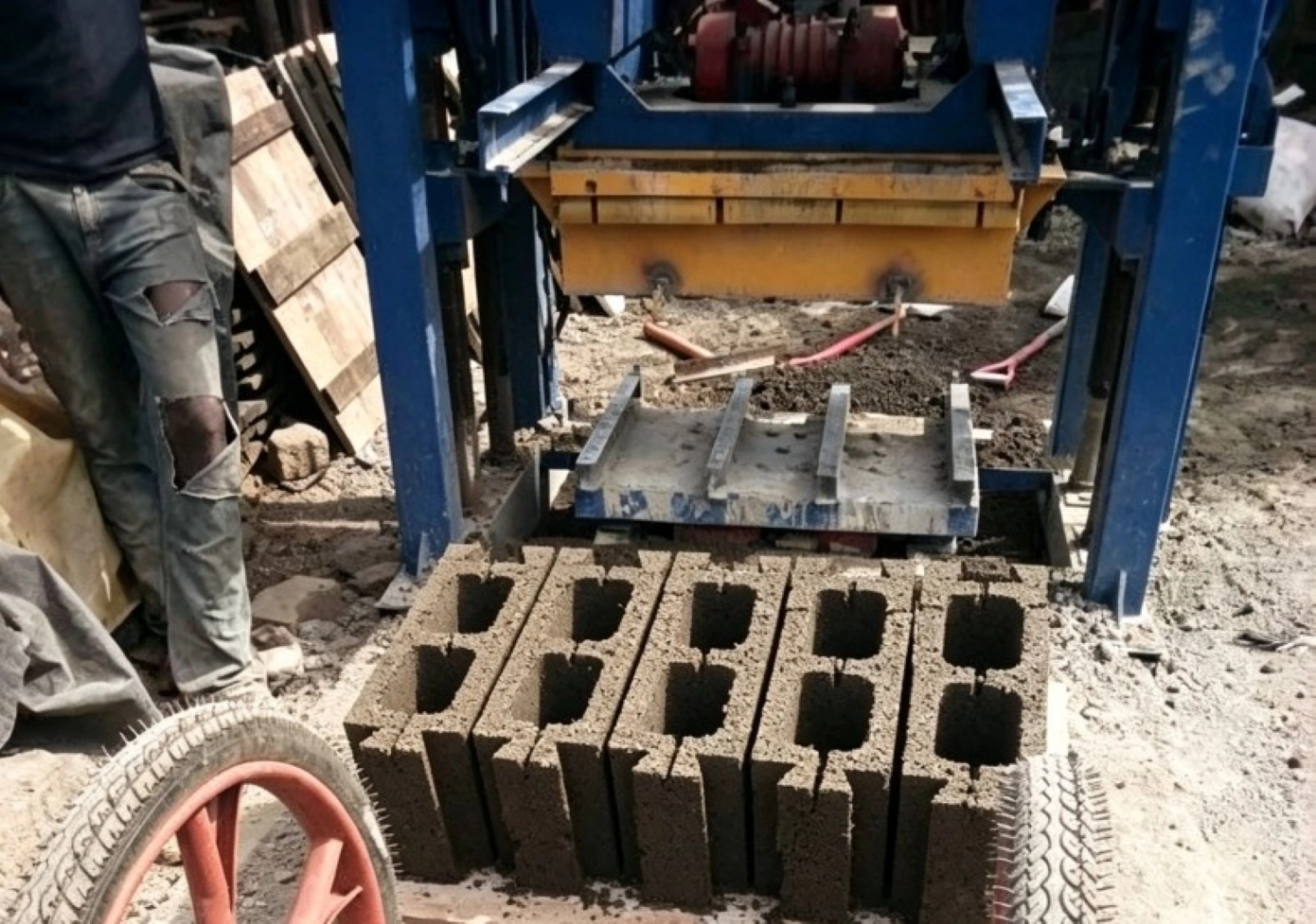 QT4‑15D Automatic Hydraulic Concrete Block Machine Overseas Project Case QT4‑15D Automatic Hydraulic Concrete Block Machine Overseas Project Case