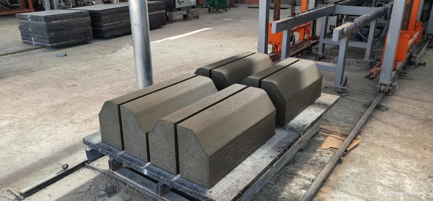 Production Case of QT10‑15F Automatic Curbstone Brick Making Machine