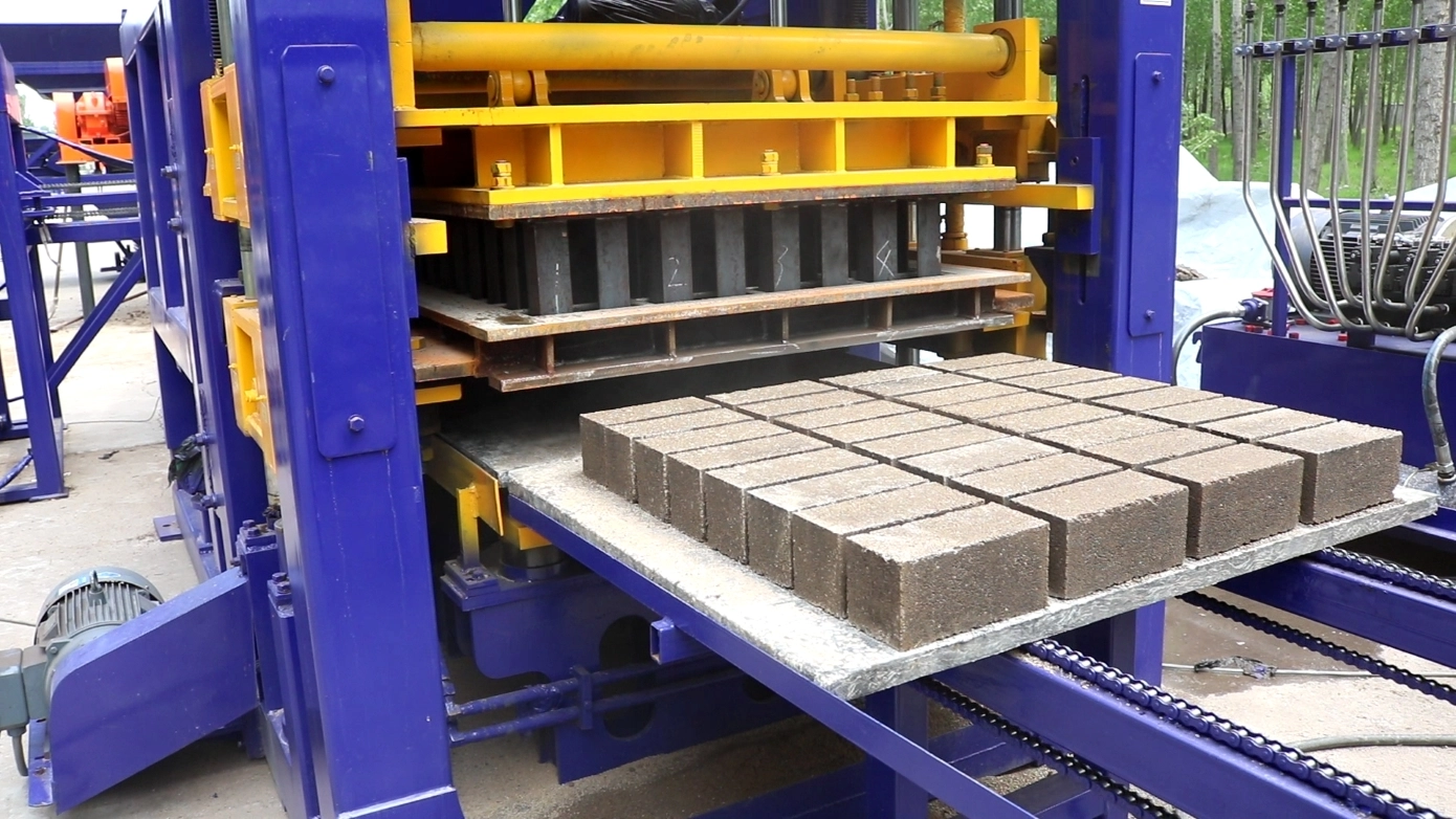 QT10-15F Full Automatic Brick Machine Project Case QT10-15F Full Automatic Brick Machine Project Case
