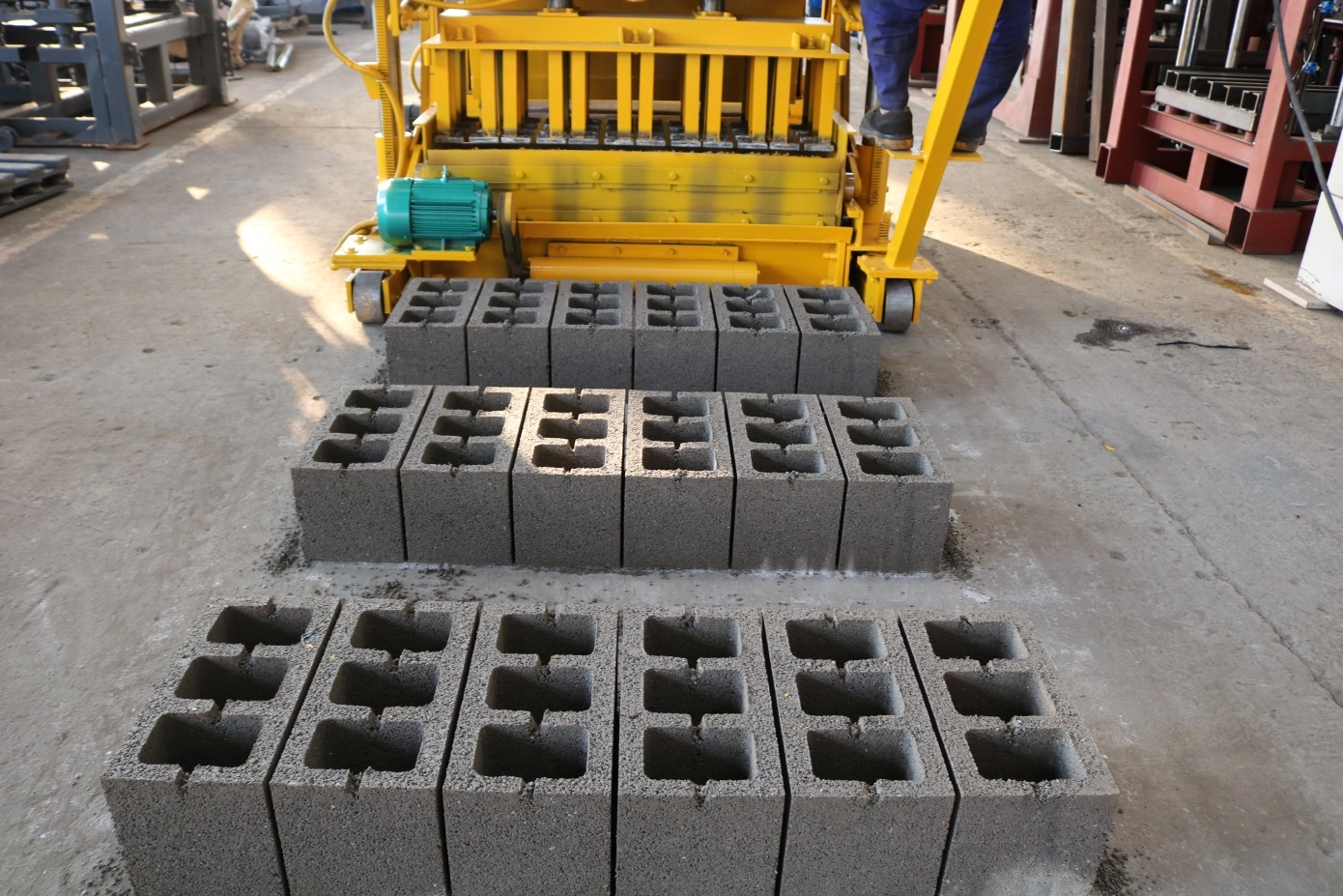 QMJ-6A Pallet-Free Egg-Layer Hydraulic Cement Block Making Machine QMJ-6A Pallet-Free Egg-Layer Hydraulic Cement Block Making Machine