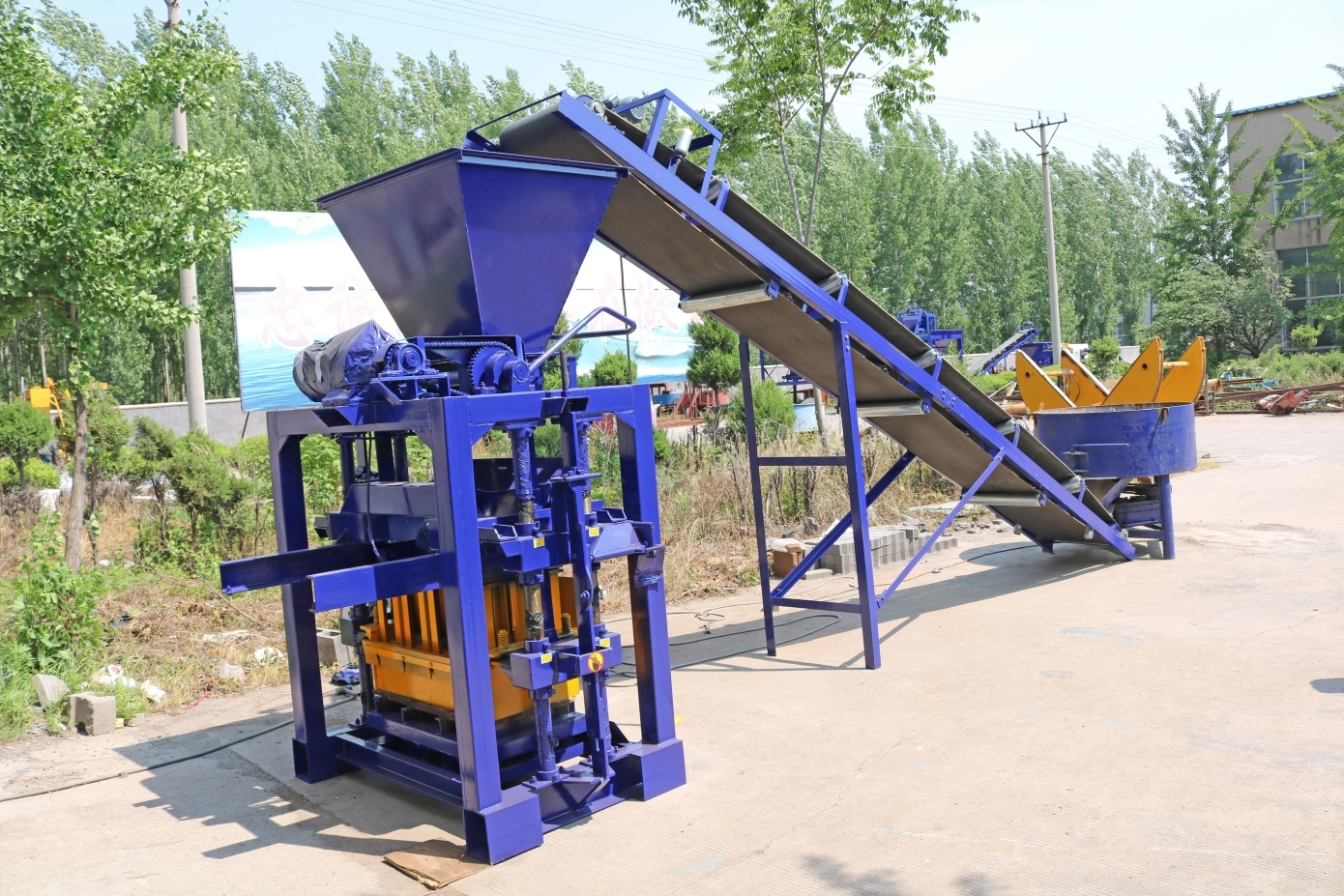 QTJ4‑35 Semi‑automatic Block Making Machine QTJ4‑35 Semi‑automatic Block Making Machine
