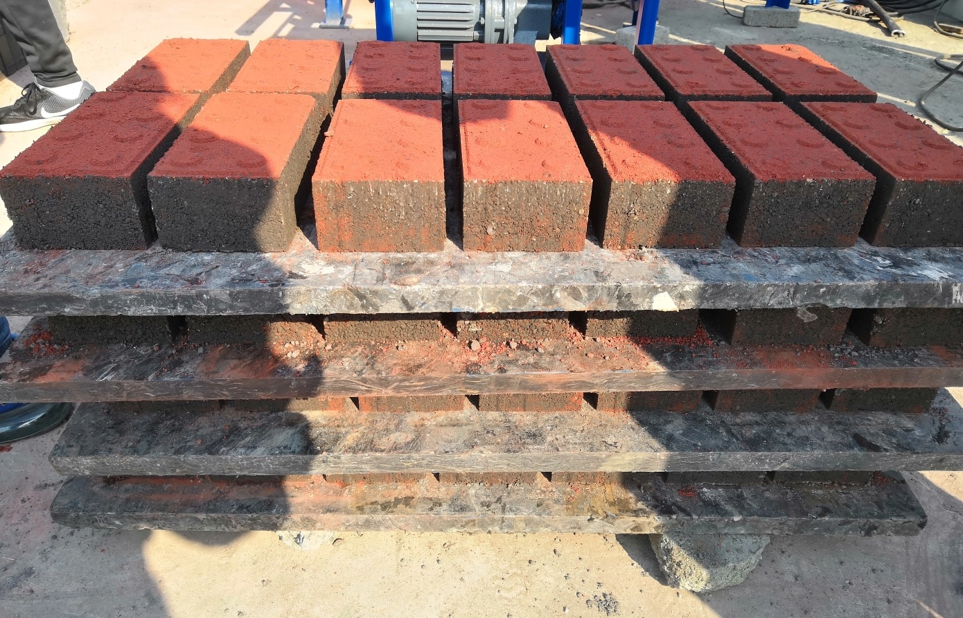 Color Paver from QT4-15S Fully Automatic Solid Brick Machine Color Paver from QT4-15S Fully Automatic Solid Brick Machine