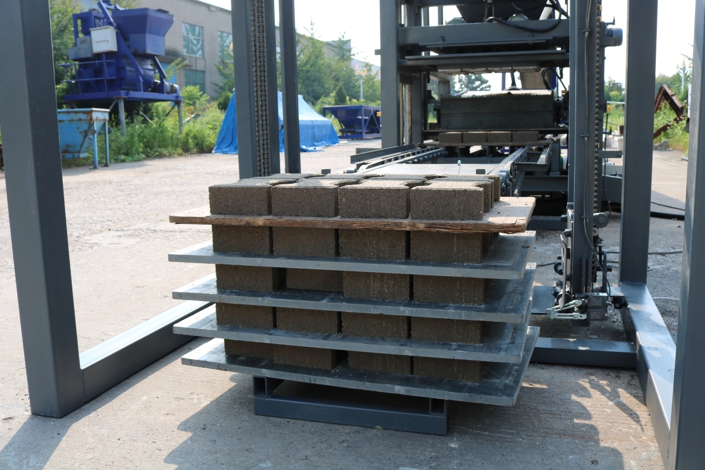 Paver from QT4‑25C Semi‑Automatic Paving Brick Making Machine Paver from QT4‑25C Semi‑Automatic Paving Brick Making Machine