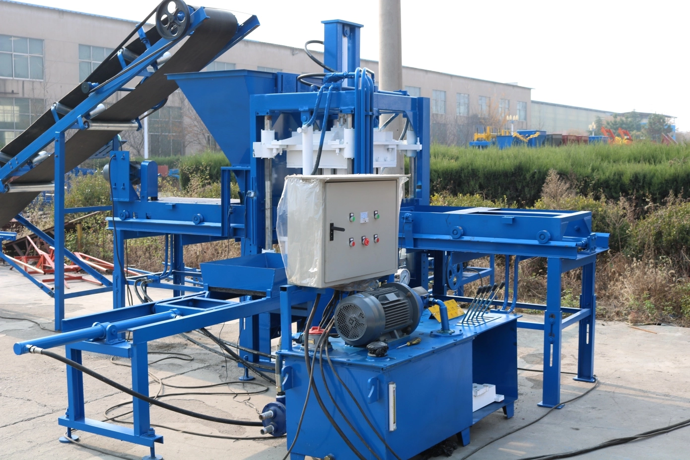 QTF3‑20 Automatic Concrete Hollow Block Forming Machine