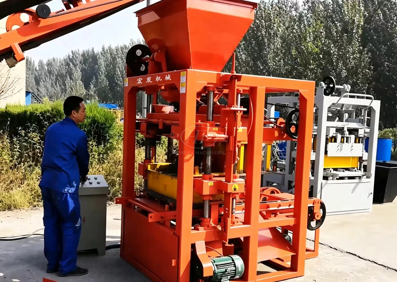QTJ4-26 High Quality German Tech Semi-automatic Concrete Block Making Machine