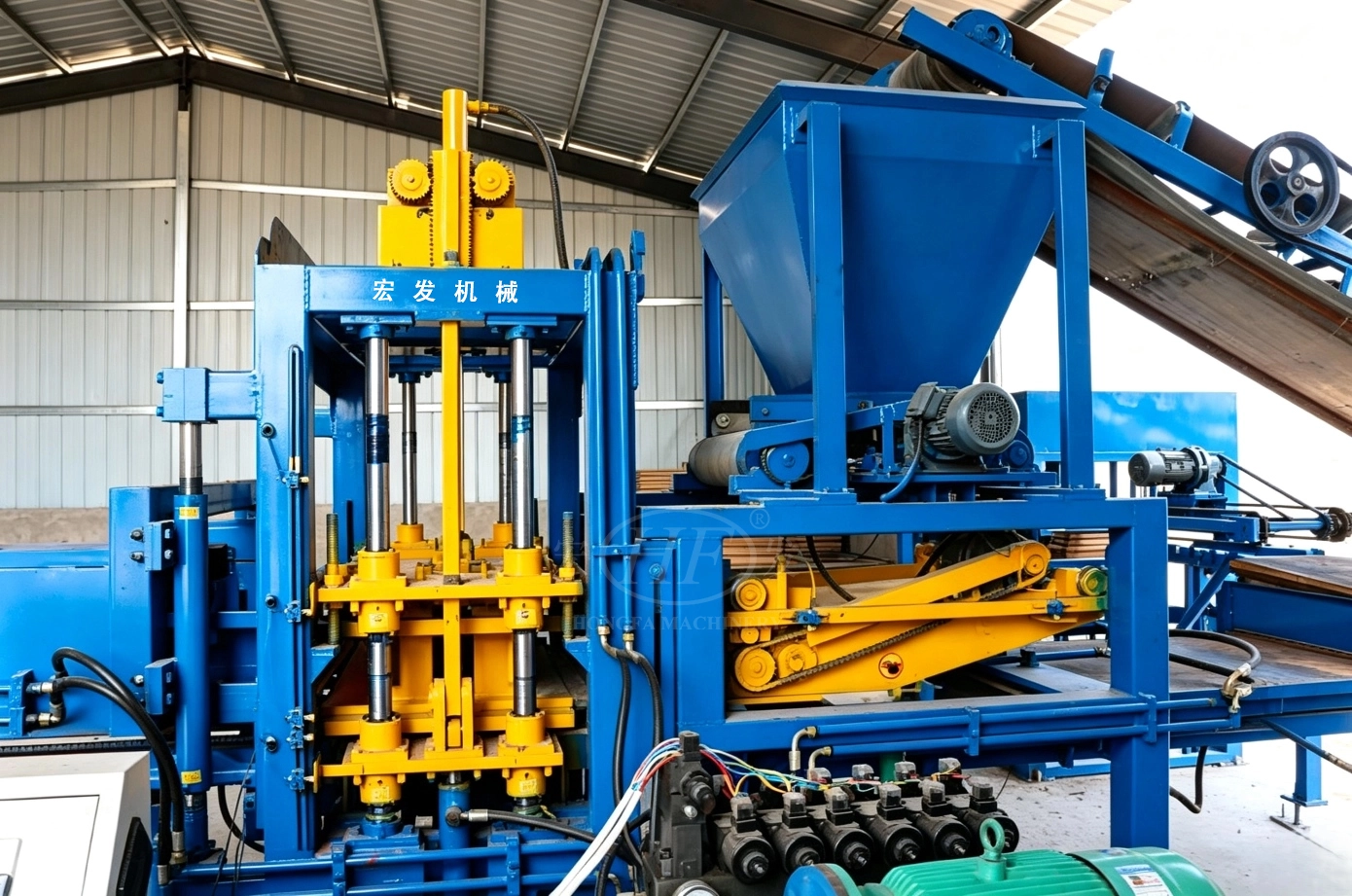 QT4-15 Automatic Concrete Brick Making Machine