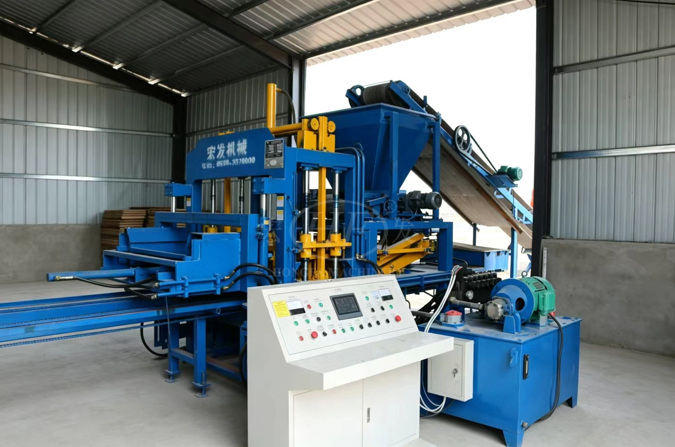 QT4‑15B Automatic Construction Waste Recycling Block Machine