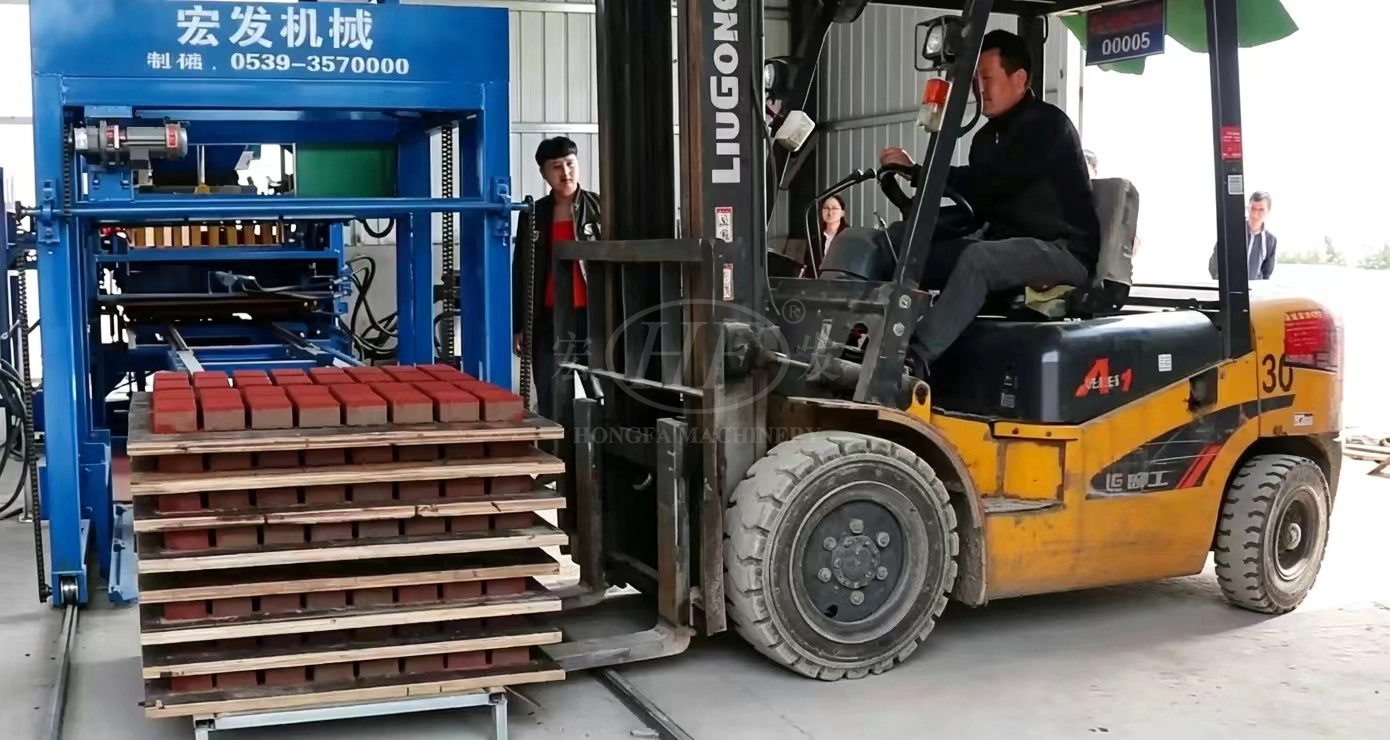 Color Paver from QT4-15 Automatic Concrete Pavement Brick Making Machine Color Paver from QT4-15 Automatic Concrete Pavement Brick Making Machine