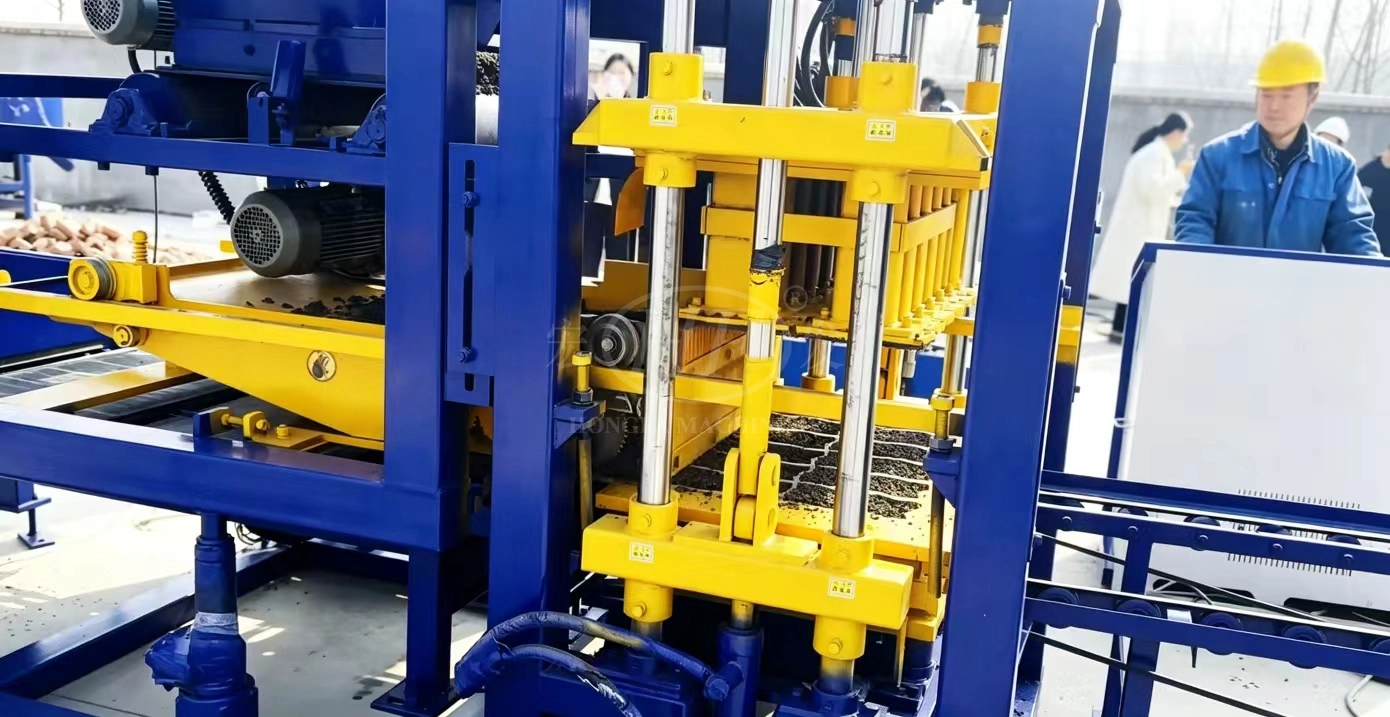 QT4-15C Fully Automatic Concrete Brick Making Machine