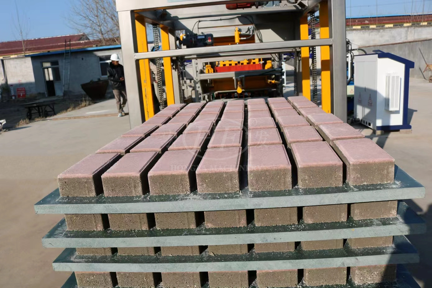 Finished‑product Palletizing of QT6-15 Automatic Concrete Brick Making Machine